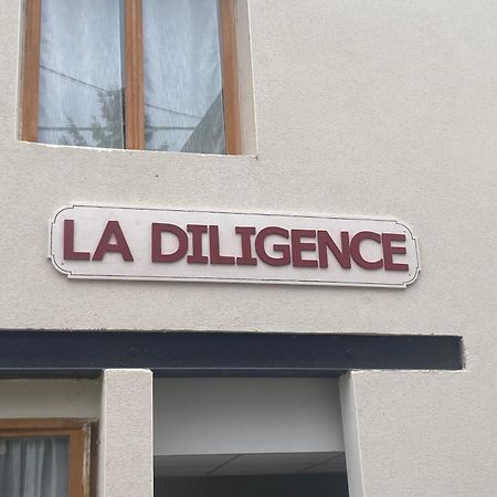Le Carrosse et La Diligence: Historic Saint-Jean-de-Losne Lodging Exterior photo